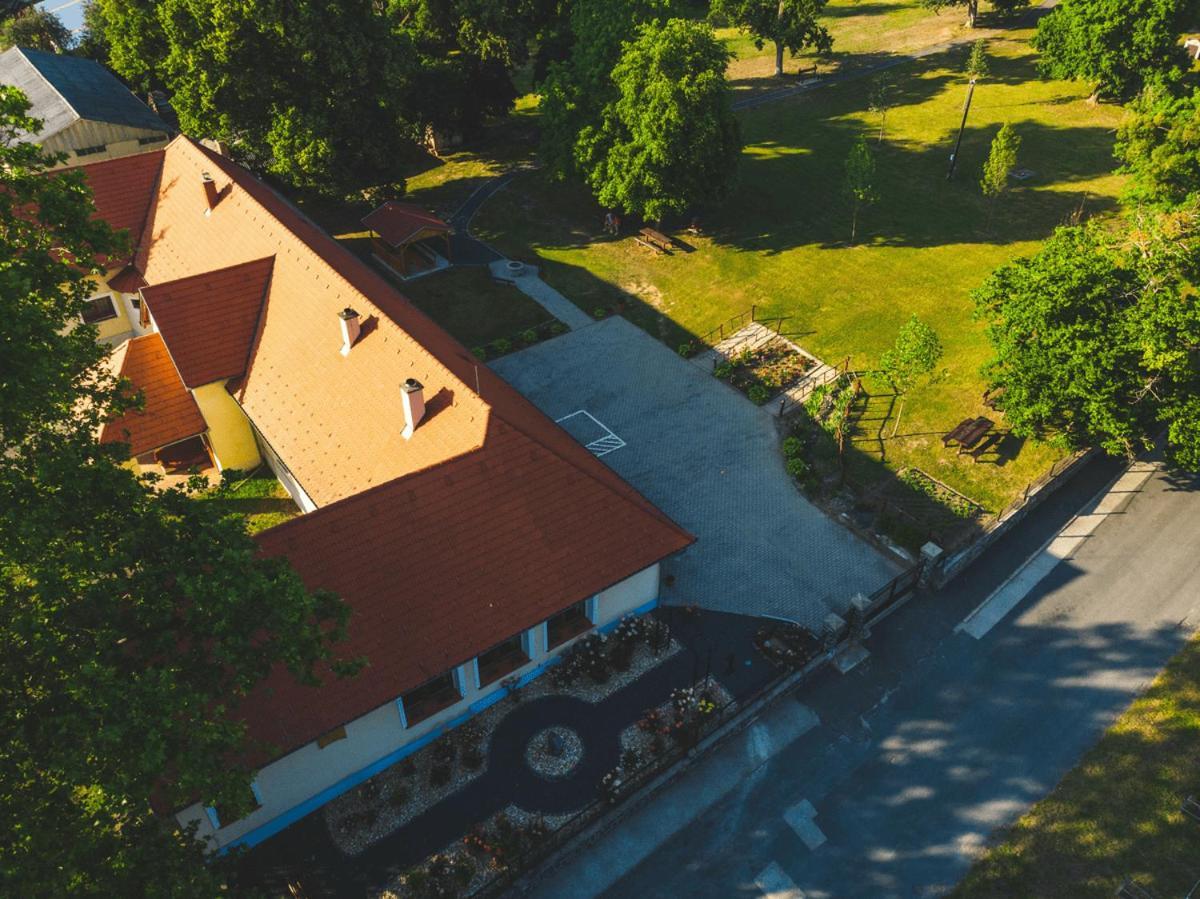 Tolnay Kuria Es Vendeghaz Otel Nagygorbo Dış mekan fotoğraf